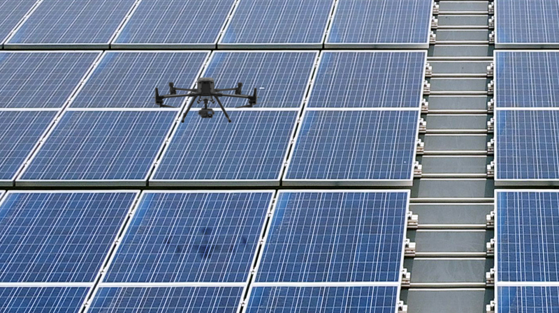 YY易游m6米乐以无人机搭配IR Sensor热显像技术进行全方面模块健检，有效降低人力成本并提升发电量