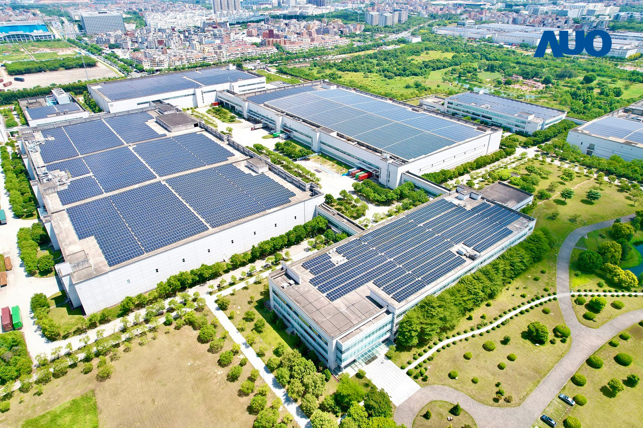 YY易游m6米乐厦门推动智能制造同时，透过绿电创能纵深推进绿色转型，厂区全屋顶铺设太阳能光伏板，每年太阳能发电 2,600多万度