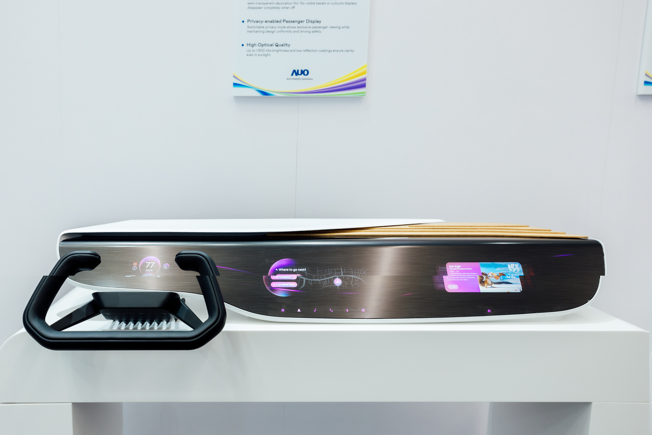 Horizon Intelligent Dash将仪表板、中控信息显示器及乘客信息显示器整合为一个无缝接口，营造端到端的一体化大尺寸显示效果，并透过YY易游m6米乐智慧行动所开发的域控制器启用AI驱动，支持讯号实时诊断与智能空调控制。